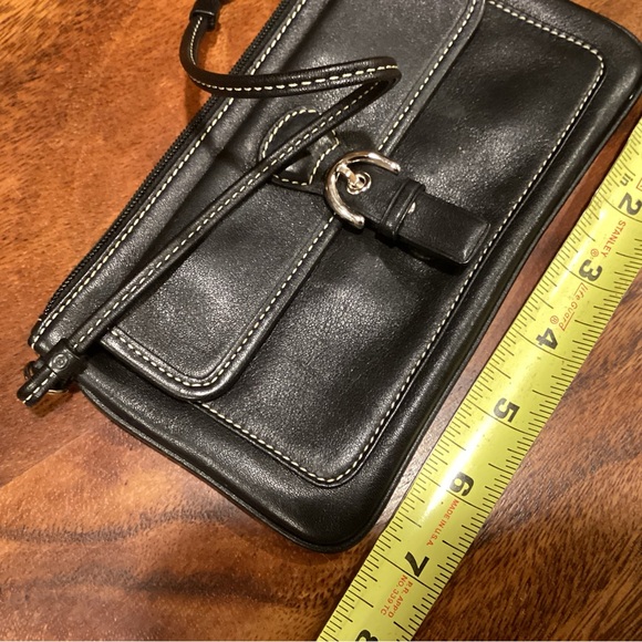 Coach wristlet wallet. - Picture 4 of 9